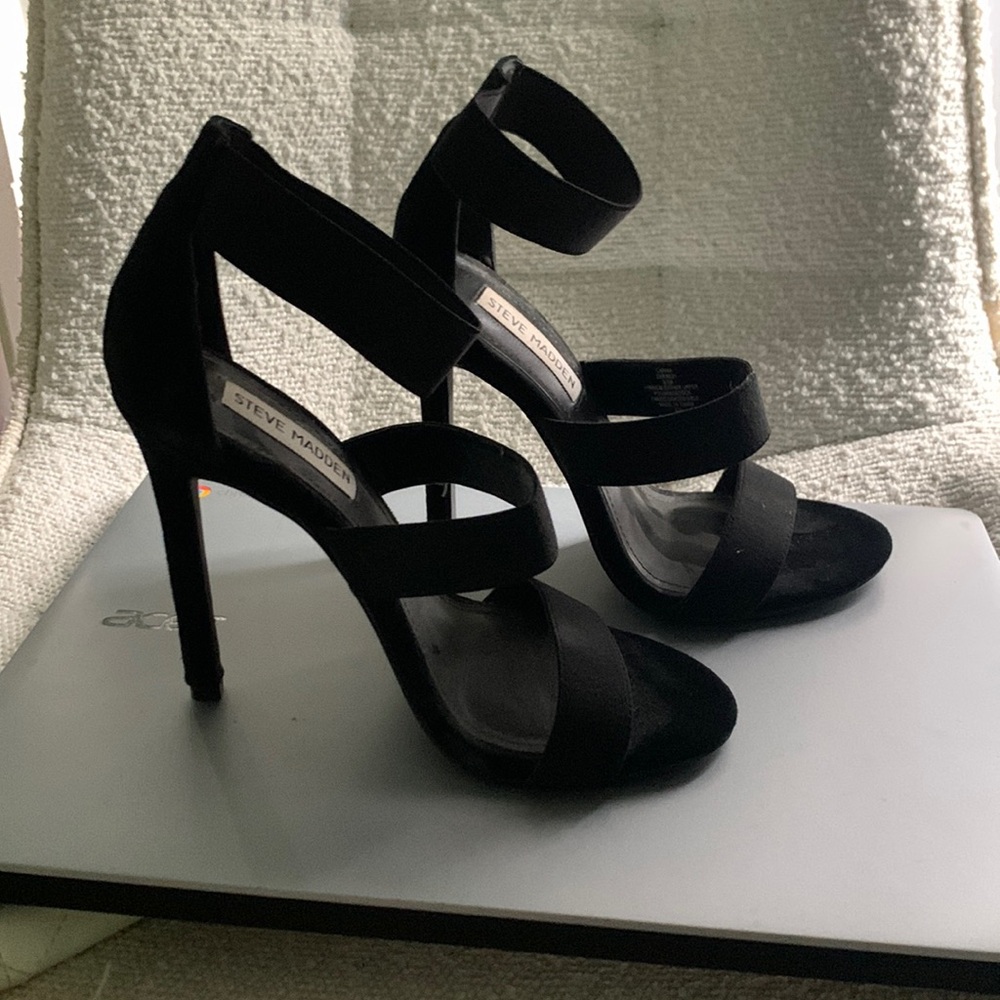 Steve Madden pumps barely worn
